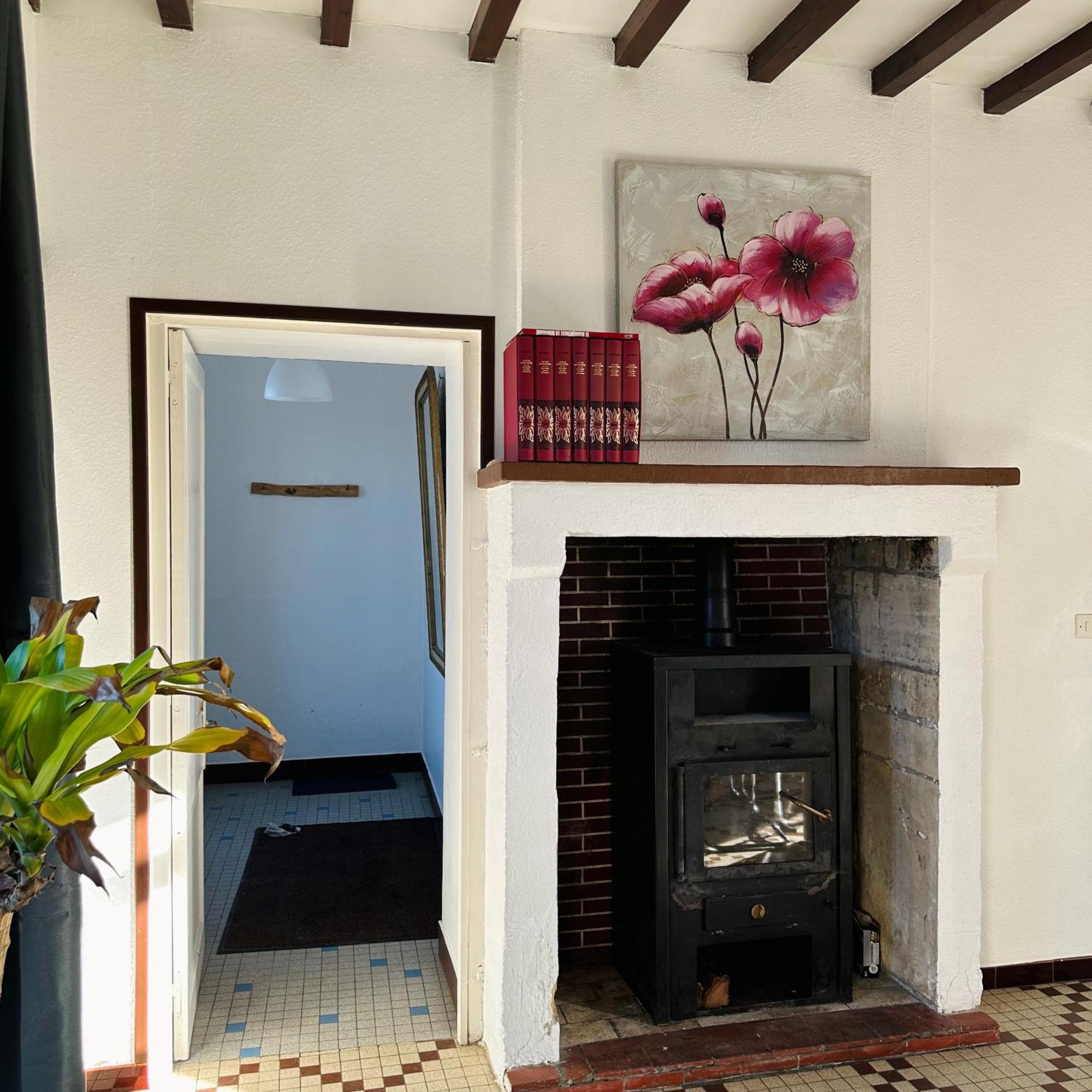 Gites Les Coquelicots Longueville  Exterior photo
